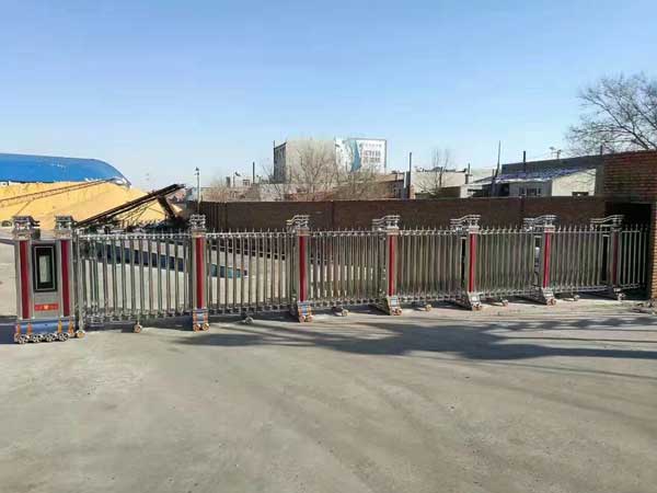 池州海螺水泥有限公司伸縮門案例 - 中出網-智能出入口與停車充電門戶