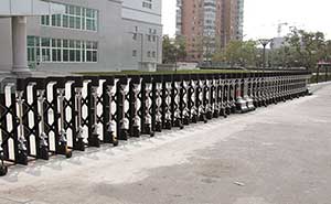 蘇州市第二炮兵學(xué)院伸縮門案例 - 中出網(wǎng)-智能出入口與停車充電門戶