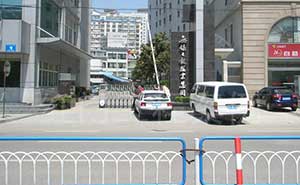 無錫日?qǐng)?bào)伸縮門案例 - 中出網(wǎng)-智能出入口與停車充電門戶