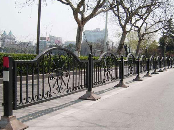 熱烈祝賀日喀則出安智能護欄進駐日喀則地區(qū)上海實驗學(xué)校