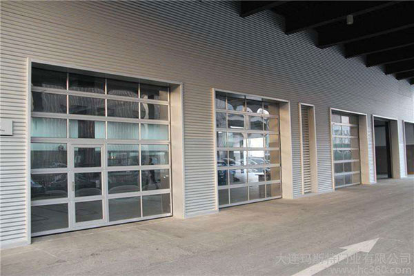 感恩林芝五洲皇冠酒店選擇了林芝出安智能車庫(kù)門