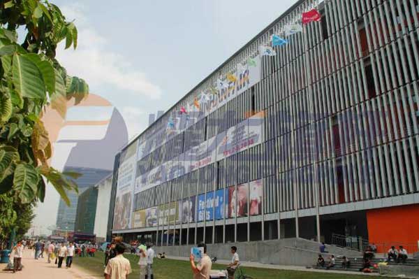 廣州保利世貿(mào)廣場旗桿案例 - 中出網(wǎng)-智能出入口與停車充電門戶