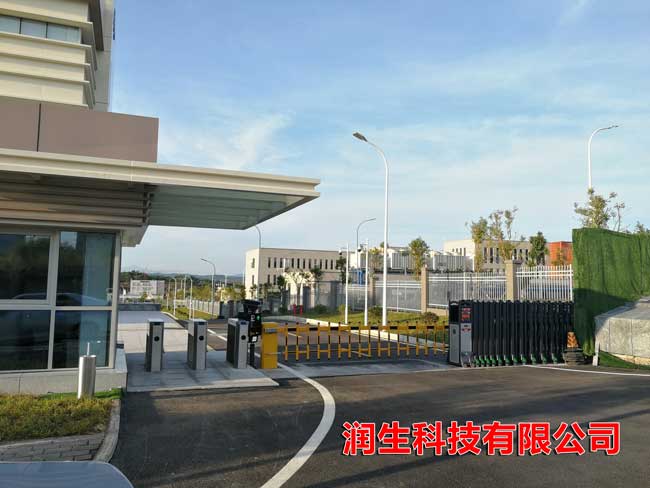 杭州潤生科技伸縮門案例 - 中出網(wǎng)-智能出入口與停車充電門戶