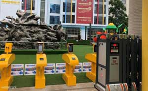 昆明磊鑫心悅幼兒園動(dòng)態(tài)人臉識(shí)別+烤漆小擺閘案例 - 中出網(wǎng)-智能出入口與停車充電門戶