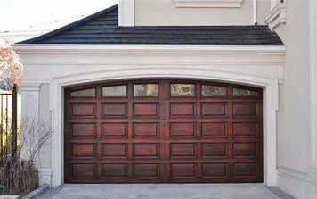 木質(zhì)翻板車(chē)庫(kù)門(mén)