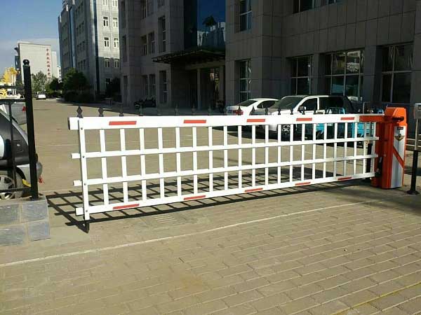 敖漢旗移動(dòng)公司柵式道閘工程 - 中出網(wǎng)-智能出入口與停車(chē)充電門(mén)戶(hù)