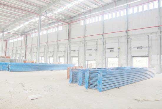 寶潔保溫滑升門案例 - 中出網(wǎng)-智能出入口與停車充電門戶