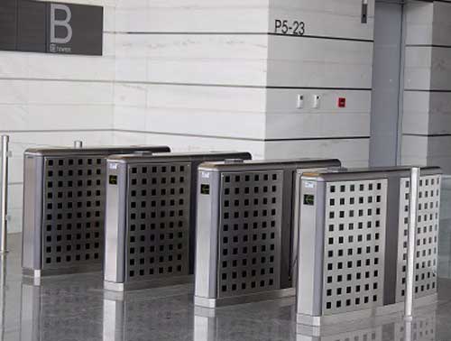 北京富力愛(ài)丁堡通道閘案例 - 中出網(wǎng)-智能出入口與停車充電門戶