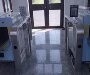 樓宇防控丨打贏疫情防控阻擊戰(zhàn)，錢林在行動！