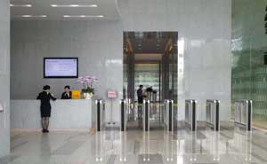 中石油大廈速通門案例 - 中出網(wǎng)-智能出入口與停車充電門戶