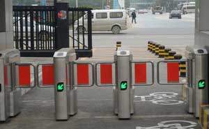 中央戲曲學院擺閘案例 - 中出網(wǎng)-智能出入口與停車充電門戶