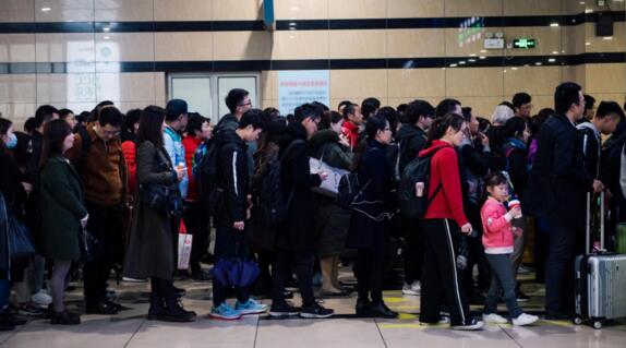 開(kāi)學(xué)在即，五湖四海的學(xué)子準(zhǔn)備返校