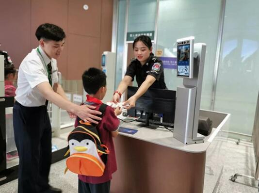 瑞為·大興機場項目領銜「2019年度企業(yè)服務案例TOP100榜單」