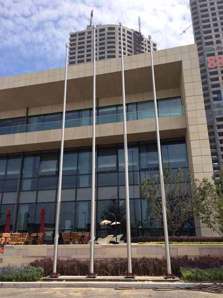 大連漢斯地產(chǎn)開(kāi)發(fā)區(qū)公園旗桿案例 - 中出網(wǎng)-智能出入口與停車充電門戶