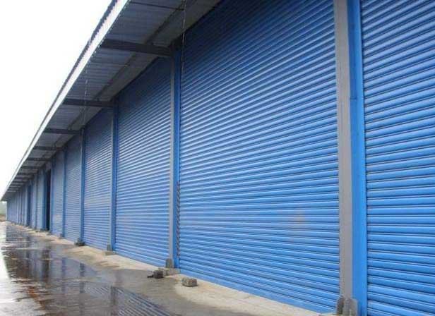 藍色電動工業(yè)防風卷簾門