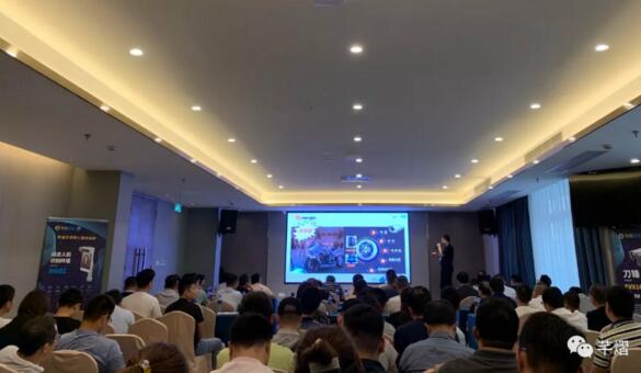 智能交通事業(yè)部負(fù)責(zé)人彭鎮(zhèn)