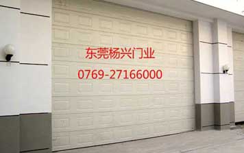 翻板車庫(kù)門 - 豪華電動(dòng)翻板車庫(kù)門