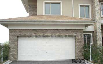 翻板車庫(kù)門 - 遙控翻板電動(dòng)車庫(kù)門