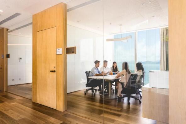 上海的APP（應(yīng)用程序）開發(fā)團(tuán)隊(duì)、硬件專家和云技術(shù)工程師