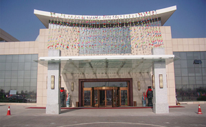 聊城天沐旋轉(zhuǎn)門(mén)案例 - 中出網(wǎng)-智能出入口與停車(chē)充電門(mén)戶