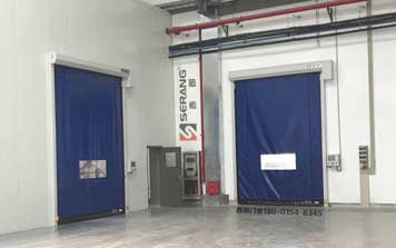 能防撞自動(dòng)復(fù)位的拉鏈高速門