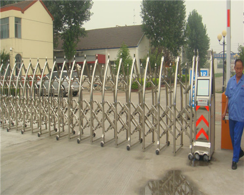 西嵐家園伸縮門案例 - 中出網(wǎng)-智能出入口與停車充電門戶