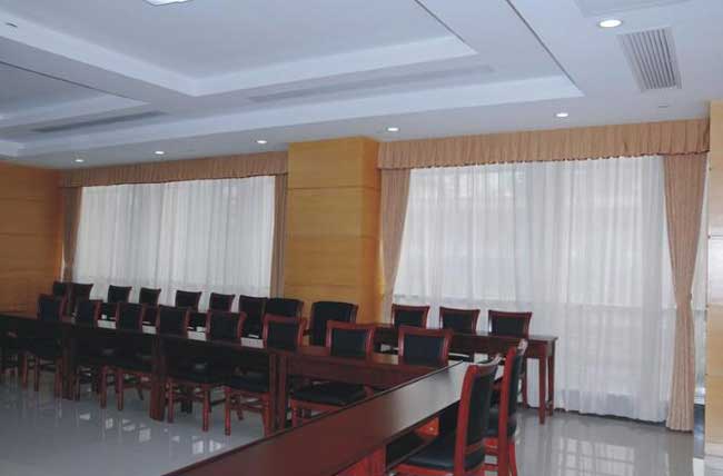 廣東省委黨校電動開合簾案例 - 中出網(wǎng)-智能出入口與停車充電門戶