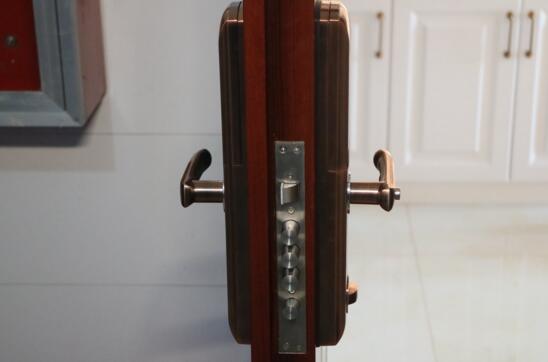 亞太天能T109高端指紋鎖評(píng)測(cè)