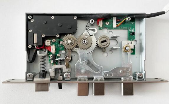 亞太天能全自動(dòng)鎖體內(nèi)部