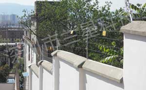 云南楚雄山水龍庭別墅電子圍欄案例 - 中出網(wǎng)-智能出入口與停車充電門戶