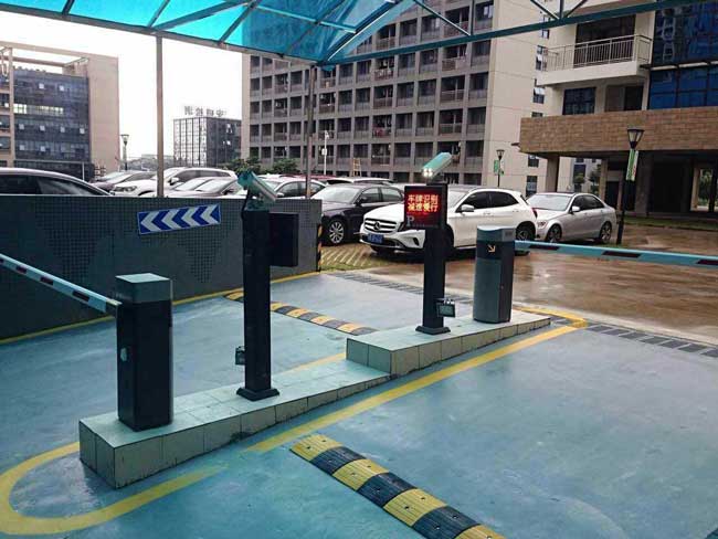 東莞互聯(lián)網(wǎng)產(chǎn)業(yè)園停車(chē)場(chǎng)系統(tǒng)案例 - 中出網(wǎng)-智能出入口與停車(chē)充電門(mén)戶(hù)