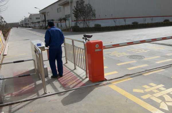 慶賀銅陵出安智能道閘進(jìn)駐銅陵中發(fā)產(chǎn)業(yè)園